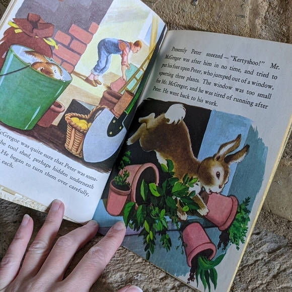 A LITTLE GOLDEN BOOK I Vintage Peter Rabbit Book - Picture 10 of 14